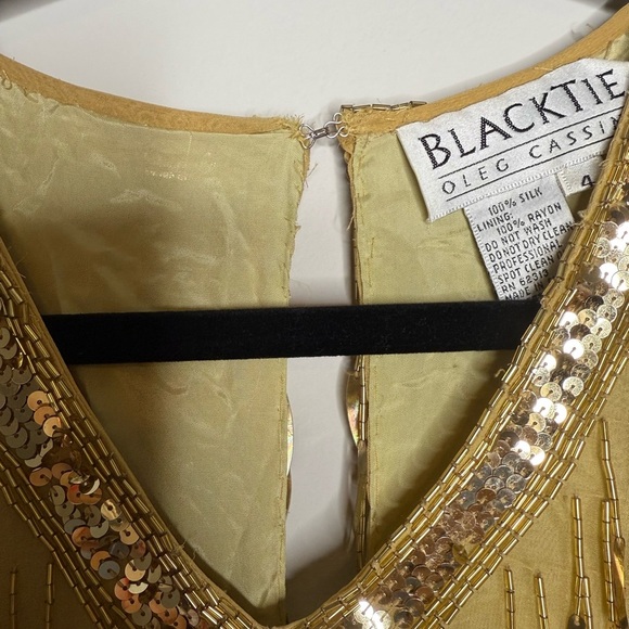 Vintage 90’s Oleg Cassini Barbie Movie Dagger Sequin Sheath Dress Size 4 - Picture 10 of 14